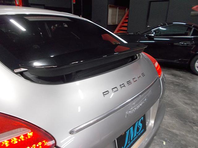 パナメーラ ４　２０１１年モデル正規ディーラー車　フルタイム４ＷＤ　キセノンヘッドライト　純正１８インチ　黒革シート　ＨＤＤナビ　地デジフルセグテレビ　バックカメラ　ＣＤ録音　ＤＶＤ再生　ブルートゥース　ドラレコ（24枚目）