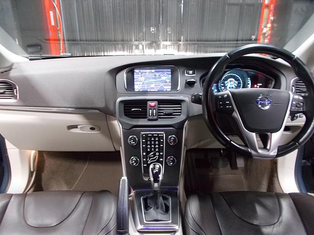 メーカー純正オプションＨＤＤナビ　地デジフルセグテレビ　バックカメラ　ＣＤ　ＤＶＤ再生　ブルートゥース　ＵＳＢ　ＥＴＣ