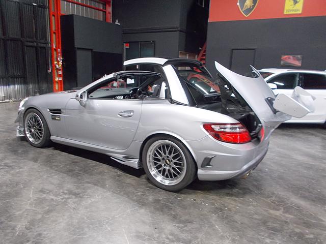 SLK SLK200エクスクルーシブ AMGスポーツパッケージ 社外エアロパーツ KW車高調 BBS18インチ GTウイング D2キャリパー D2ローター カールソンスポイラー 社外マフラー 電動オープン 黒革シート 純正ナビ 地デジTV(20枚目)