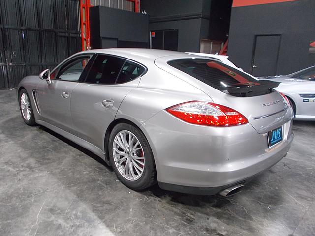 ディーラー整備車両　整備記録簿　スポーツクロノパッケージ　ベルト＆ウオーターポンプ交換歴　サーモスタット交換歴　Ｖベルト＆テンショナー交換歴　サーモハウジング交換歴