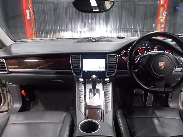 ＨＤＤナビ　地デジフルセグテレビ　バックカメラ　ＣＤ録音　ＤＶＤ再生　ブルートゥース　ＳＤ　ＥＴＣ　スペアキー　レーダー探知機