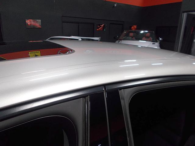 ルーフにも目立つダメージなくきれいです！