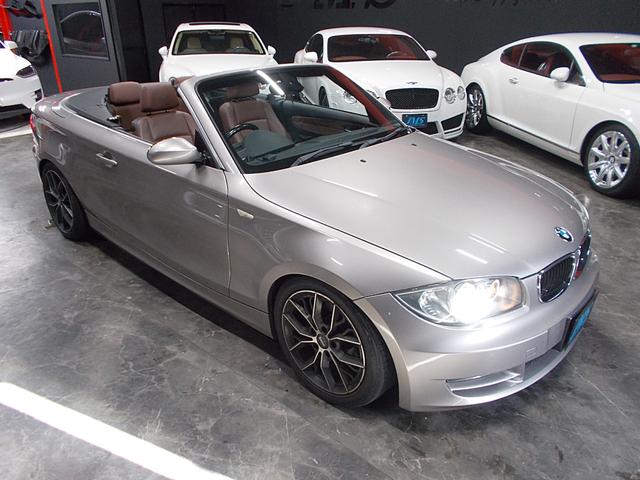 1シリーズ 120i カブリオレ ディーラー整備車両 整備記録簿 電動オープン スーパースプリントマフラー ダウンサス MOMO17インチアルミ 茶革シート HDDナビ 地デジフルセグテレビ CD録音 DVD再生 スペアキー ETC(11枚目)