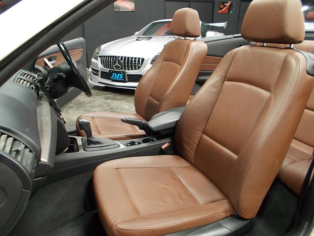 1シリーズ 120i カブリオレ ディーラー整備車両 整備記録簿 電動オープン スーパースプリントマフラー ダウンサス MOMO17インチアルミ 茶革シート HDDナビ 地デジフルセグテレビ CD録音 DVD再生 スペアキー ETC(14枚目)