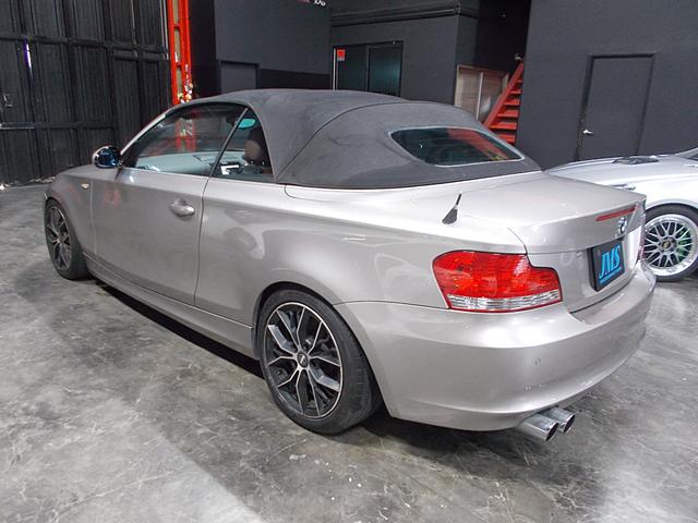 1シリーズ 120i カブリオレ ディーラー整備車両 整備記録簿 電動オープン スーパースプリントマフラー ダウンサス MOMO17インチアルミ 茶革シート HDDナビ 地デジフルセグテレビ CD録音 DVD再生 スペアキー ETC(25枚目)