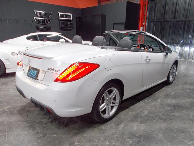 ３０８ ＣＣ　グリフ　ディーラー整備車両　整備記録簿　インテグラルレザーパッケージ　電動オープン　ＨＤＤナビ　ＣＤ録音　ＤＶＤ再生　ブルートゥース　ＵＳＢ　クルーズコントロール　ＥＴＣ　スペアキー　パークアシスト（6枚目）