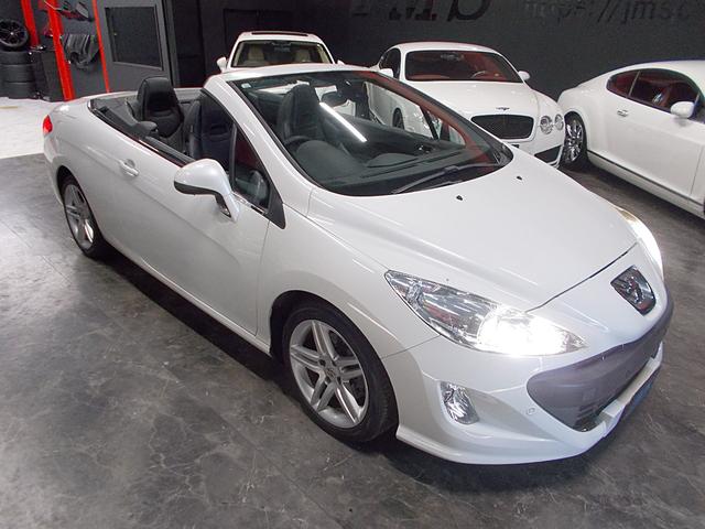 ３０８ ＣＣ　グリフ　ディーラー整備車両　整備記録簿　インテグラルレザーパッケージ　電動オープン　ＨＤＤナビ　ＣＤ録音　ＤＶＤ再生　ブルートゥース　ＵＳＢ　クルーズコントロール　ＥＴＣ　スペアキー　パークアシスト（11枚目）