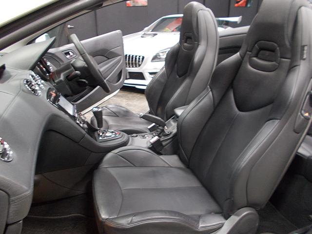 ３０８ ＣＣ　グリフ　ディーラー整備車両　整備記録簿　インテグラルレザーパッケージ　電動オープン　ＨＤＤナビ　ＣＤ録音　ＤＶＤ再生　ブルートゥース　ＵＳＢ　クルーズコントロール　ＥＴＣ　スペアキー　パークアシスト（14枚目）