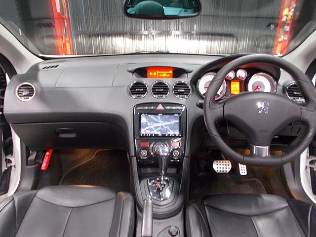 ３０８ ＣＣ　グリフ　ディーラー整備車両　整備記録簿　インテグラルレザーパッケージ　電動オープン　ＨＤＤナビ　ＣＤ録音　ＤＶＤ再生　ブルートゥース　ＵＳＢ　クルーズコントロール　ＥＴＣ　スペアキー　パークアシスト（16枚目）