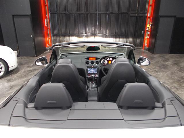 ３０８ ＣＣ　グリフ　ディーラー整備車両　整備記録簿　インテグラルレザーパッケージ　電動オープン　ＨＤＤナビ　ＣＤ録音　ＤＶＤ再生　ブルートゥース　ＵＳＢ　クルーズコントロール　ＥＴＣ　スペアキー　パークアシスト（17枚目）