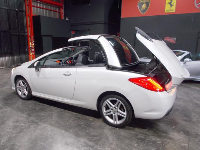 ３０８ ＣＣ　グリフ　ディーラー整備車両　整備記録簿　インテグラルレザーパッケージ　電動オープン　ＨＤＤナビ　ＣＤ録音　ＤＶＤ再生　ブルートゥース　ＵＳＢ　クルーズコントロール　ＥＴＣ　スペアキー　パークアシスト（20枚目）