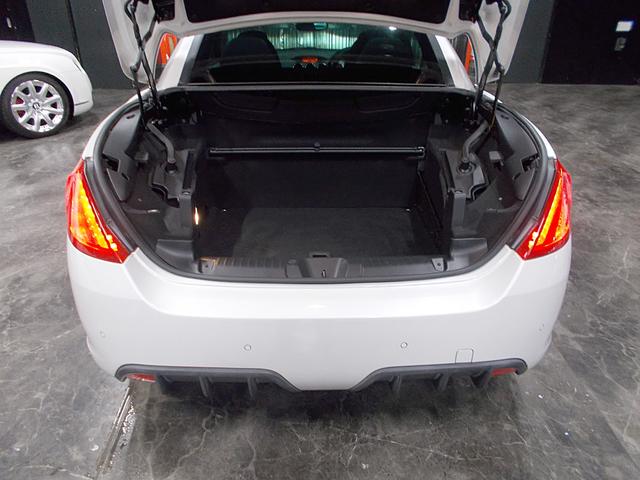 ３０８ ＣＣ　グリフ　ディーラー整備車両　整備記録簿　インテグラルレザーパッケージ　電動オープン　ＨＤＤナビ　ＣＤ録音　ＤＶＤ再生　ブルートゥース　ＵＳＢ　クルーズコントロール　ＥＴＣ　スペアキー　パークアシスト（21枚目）