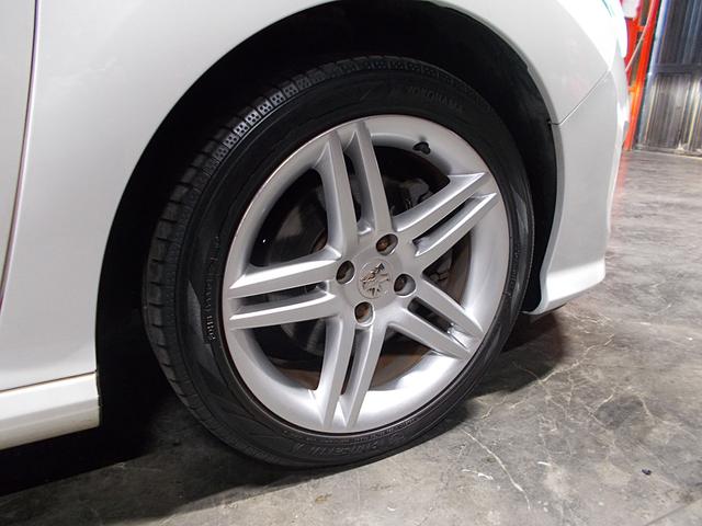 ３０８ ＣＣ　グリフ　ディーラー整備車両　整備記録簿　インテグラルレザーパッケージ　電動オープン　ＨＤＤナビ　ＣＤ録音　ＤＶＤ再生　ブルートゥース　ＵＳＢ　クルーズコントロール　ＥＴＣ　スペアキー　パークアシスト（23枚目）