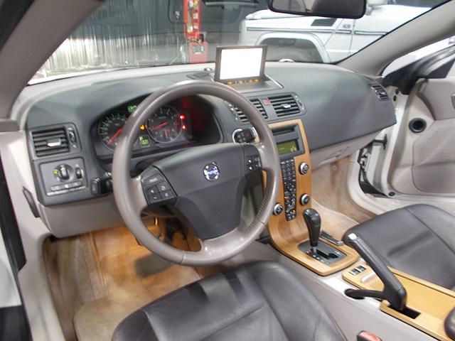 Ｃ７０ Ｔ－５　左ハンドル　Ｔ５ターボ　ディーラー整備車両　整備記録簿　電動オープン　ベルト＆テンショナー交換歴　アイドラプーリー交換歴　キセノン　黒革シート　ＨＤＤナビ　ＣＤ録音　ＥＴＣ　純正１７インチアルミ（12枚目）