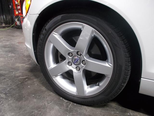 Ｃ７０ Ｔ－５　左ハンドル　Ｔ５ターボ　ディーラー整備車両　整備記録簿　電動オープン　ベルト＆テンショナー交換歴　アイドラプーリー交換歴　キセノン　黒革シート　ＨＤＤナビ　ＣＤ録音　ＥＴＣ　純正１７インチアルミ（23枚目）