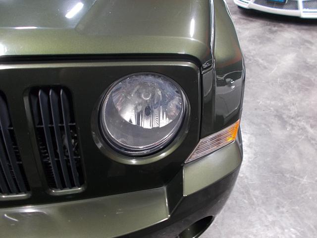 ジープ・パトリオット リミテッド　ディーラー整備車両　整備記録簿　フルタイム４ＷＤ　ガラスサンルーフ　ＲＯＺＥＳＴ１７インチ　コンビ革シート　ＨＤＤナビ　地デジフルセグ　デジタルインナーミラーＢカメラ　Ｓカメラ　クルーズコントロール（9枚目）