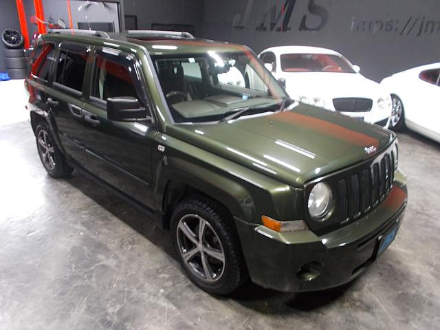 ジープ・パトリオット リミテッド　ディーラー整備車両　整備記録簿　フルタイム４ＷＤ　ガラスサンルーフ　ＲＯＺＥＳＴ１７インチ　コンビ革シート　ＨＤＤナビ　地デジフルセグ　デジタルインナーミラーＢカメラ　Ｓカメラ　クルーズコントロール（11枚目）