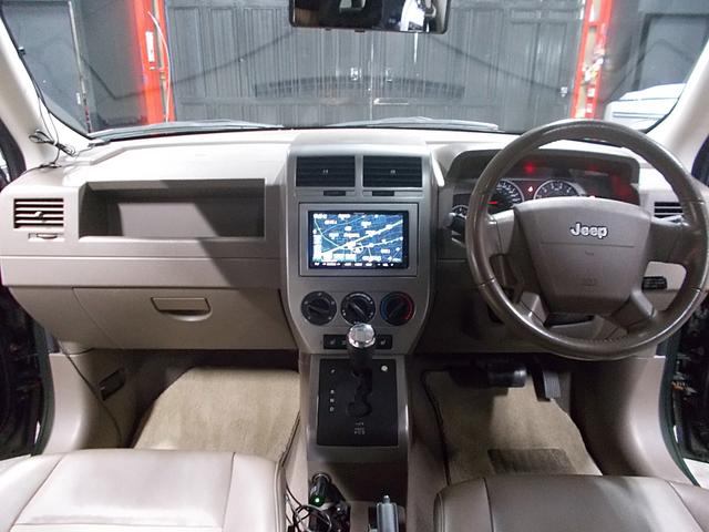 ジープ・パトリオット リミテッド　ディーラー整備車両　整備記録簿　フルタイム４ＷＤ　ガラスサンルーフ　ＲＯＺＥＳＴ１７インチ　コンビ革シート　ＨＤＤナビ　地デジフルセグ　デジタルインナーミラーＢカメラ　Ｓカメラ　クルーズコントロール（16枚目）