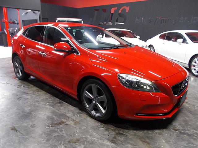 Ｖ４０ Ｔ４　ＳＥ　セーフティパッケージ　ディーラー整備車両　整備記録簿　衝突軽減ブレーキ　レーンキープ　レーダークルーズ　ブラインドスポット　パークアシスト　黒革シート　純正ナビ　地デジテレビ　ブルートゥース　ＥＴＣ（5枚目）