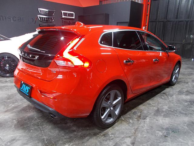 Ｖ４０ Ｔ４　ＳＥ　セーフティパッケージ　ディーラー整備車両　整備記録簿　衝突軽減ブレーキ　レーンキープ　レーダークルーズ　ブラインドスポット　パークアシスト　黒革シート　純正ナビ　地デジテレビ　ブルートゥース　ＥＴＣ（6枚目）