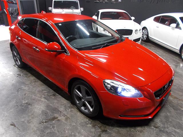 Ｖ４０ Ｔ４　ＳＥ　セーフティパッケージ　ディーラー整備車両　整備記録簿　衝突軽減ブレーキ　レーンキープ　レーダークルーズ　ブラインドスポット　パークアシスト　黒革シート　純正ナビ　地デジテレビ　ブルートゥース　ＥＴＣ（11枚目）