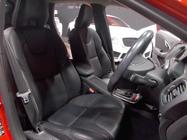 Ｖ４０ Ｔ４　ＳＥ　セーフティパッケージ　ディーラー整備車両　整備記録簿　衝突軽減ブレーキ　レーンキープ　レーダークルーズ　ブラインドスポット　パークアシスト　黒革シート　純正ナビ　地デジテレビ　ブルートゥース　ＥＴＣ（13枚目）