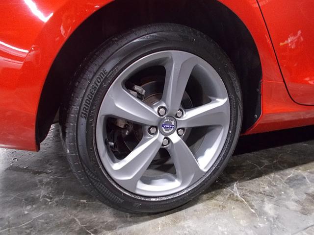 Ｖ４０ Ｔ４　ＳＥ　セーフティパッケージ　ディーラー整備車両　整備記録簿　衝突軽減ブレーキ　レーンキープ　レーダークルーズ　ブラインドスポット　パークアシスト　黒革シート　純正ナビ　地デジテレビ　ブルートゥース　ＥＴＣ（20枚目）