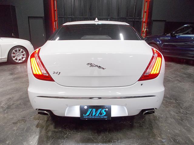 ＸＪ ＸＪ　ラグジュアリー　ディーラー整備車両　整備記録簿　ダブルガラスサンルーフ　純正１９インチ　純正ナビ地デジＢカメラ　ＣＤ録音ＤＶＤ再生ブルートゥースＵＳＢ　黒革シート　クルーズコントロール　ＥＴＣ（7枚目）