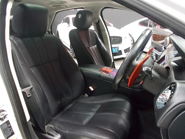 ＸＪ ＸＪ　ラグジュアリー　ディーラー整備車両　整備記録簿　ダブルガラスサンルーフ　純正１９インチ　純正ナビ地デジＢカメラ　ＣＤ録音ＤＶＤ再生ブルートゥースＵＳＢ　黒革シート　クルーズコントロール　ＥＴＣ（13枚目）