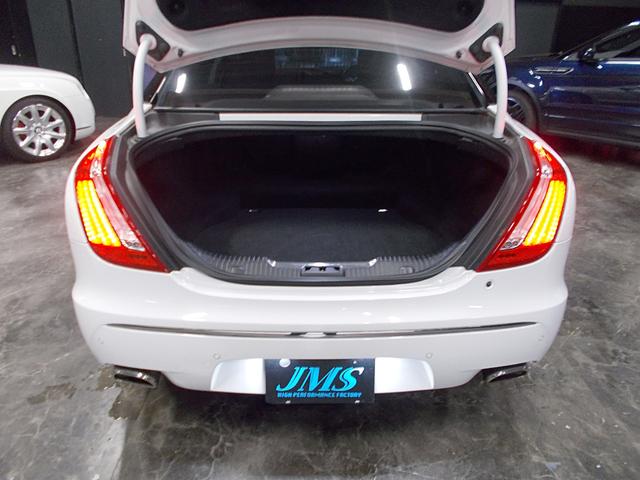 ＸＪ ＸＪ　ラグジュアリー　ディーラー整備車両　整備記録簿　ダブルガラスサンルーフ　純正１９インチ　純正ナビ地デジＢカメラ　ＣＤ録音ＤＶＤ再生ブルートゥースＵＳＢ　黒革シート　クルーズコントロール　ＥＴＣ（18枚目）