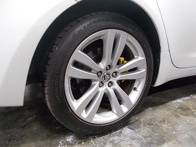 ＸＪ ＸＪ　ラグジュアリー　ディーラー整備車両　整備記録簿　ダブルガラスサンルーフ　純正１９インチ　純正ナビ地デジＢカメラ　ＣＤ録音ＤＶＤ再生ブルートゥースＵＳＢ　黒革シート　クルーズコントロール　ＥＴＣ（22枚目）