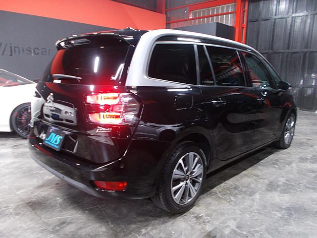 グランドC4 ピカソ エクスクルーシブ ディーラー整備車両 整備記録簿 衝突軽減ブレーキ レーンキープ ブラインドスポット アクティブクルコン 3列シート 純正ナビ 地デジフルセグテレビ 360°カメラ バック ブルートゥース USB(6枚目)