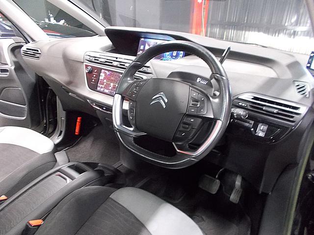 グランドC4 ピカソ エクスクルーシブ ディーラー整備車両 整備記録簿 衝突軽減ブレーキ レーンキープ ブラインドスポット アクティブクルコン 3列シート 純正ナビ 地デジフルセグテレビ 360°カメラ バック ブルートゥース USB(12枚目)