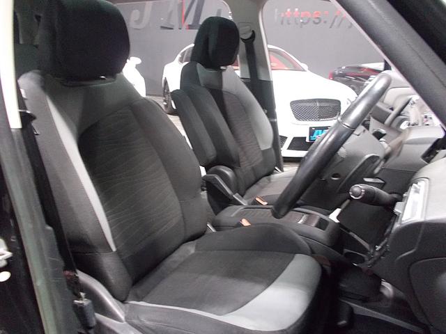 グランドC4 ピカソ エクスクルーシブ ディーラー整備車両 整備記録簿 衝突軽減ブレーキ レーンキープ ブラインドスポット アクティブクルコン 3列シート 純正ナビ 地デジフルセグテレビ 360°カメラ バック ブルートゥース USB(13枚目)