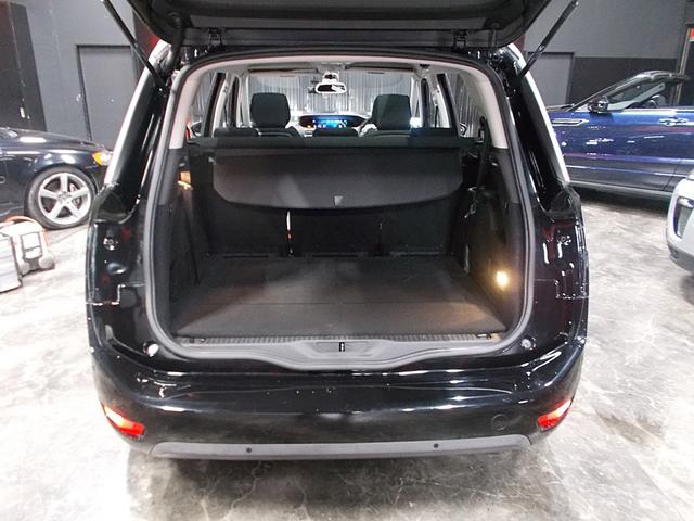 グランドC4 ピカソ エクスクルーシブ ディーラー整備車両 整備記録簿 衝突軽減ブレーキ レーンキープ ブラインドスポット アクティブクルコン 3列シート 純正ナビ 地デジフルセグテレビ 360°カメラ バック ブルートゥース USB(18枚目)