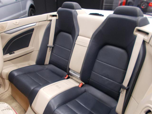 Eクラス E250カブリオレ ディーラー整備車両 整備記録簿 2014年モデル レーダーセーフティパッケージ 衝突軽減ブレーキシステム 電動オープン 革シート 18インチ ナビ地デジBカメラ 360°カメラ ブルートゥース USB(16枚目)