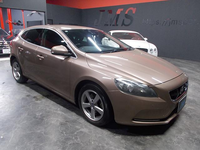 Ｖ４０ Ｔ４　セーフティパッケージ　ディーラー整備車両　整備記録簿　衝突軽減ブレーキ　レーンキープ　アクティブクルーズコントロール　純正ナビ地デジＢカメラ　ブルートゥース　前後ドラレコ　ＥＴＣ　スペアキー（5枚目）