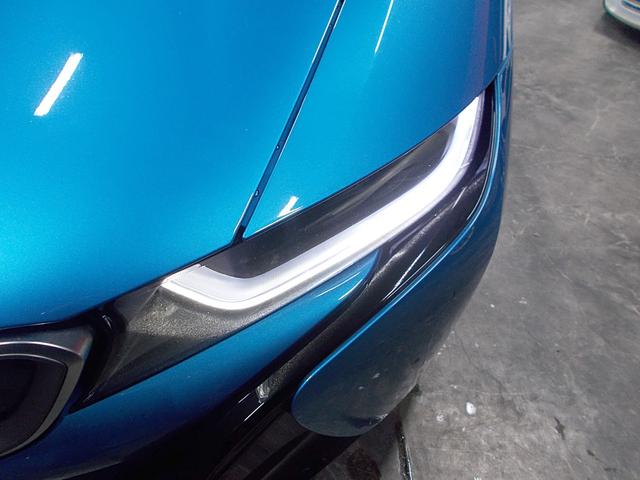 i8 ベースグレード ディーラー整備車両 整備記録簿 6速フルタイム4WDターボ+モーター インテリアデザインCARPO シザードア 衝突軽減ブレーキシステム 純正ナビ 360°カメラ ブルートゥース USB ETC(11枚目)