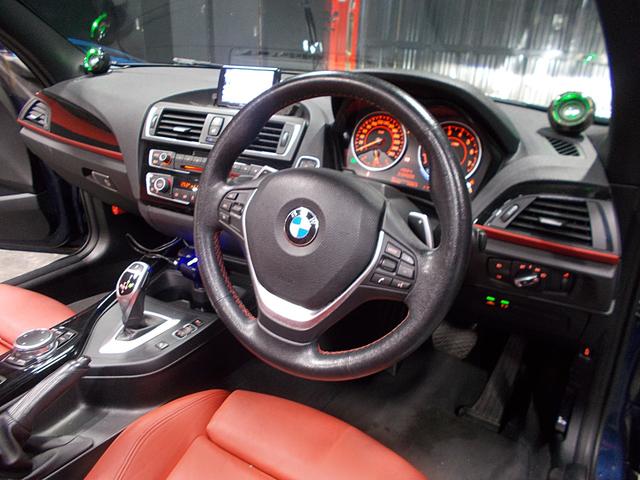 ２シリーズ ２２０ｉカブリオレ　スポーツ　ディーラー整備車両　８速ＡＴターボ　電動オープン　衝突軽減ブレーキ　レーンキープアシスト　社外ナビ　赤革シート　クルーズコントロール　プッシュスタート　スマートキー　パドルシフト　ＥＴＣ　スペアキー（12枚目）