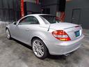 ＳＬＫ２００コンプレッサー　スポーツＥＤ　２５０台特別限定車　２００６年モデル　電動オープン　キセノンヘッドライト　１８インチアルミ　黒革シート　純正ナビ　スーパーチャージャー　スポーツサスペンション　パドルシフト　クルーズコントロール（25枚目）