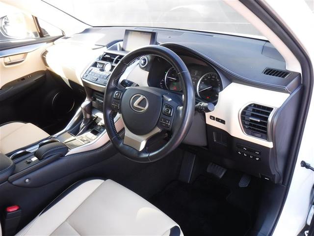 NX300h Iパッケージ パワーバックドア プリクラッシュセーフティシステム クリアランスソナー 18インチアルミホイール フイルムリヤ3面 リヤバンパーステップガード 認定中古車CPO(6枚目)