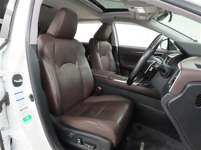 【納車前交換部品１２品目】エンジンオイル、エンジンオイルフィルター、ワイパーゴムの無条件交換をはじめ、年数や走行距離に応じ、所定の基準に沿って部品交換を実施します。