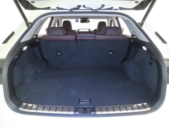 レクサスに関するご質問やご相談から緊急時のサポート・手配まで、レクサスケア　コミュニケーターが２４時間３６５日、いつでも、どこでも、丁寧に応対します。