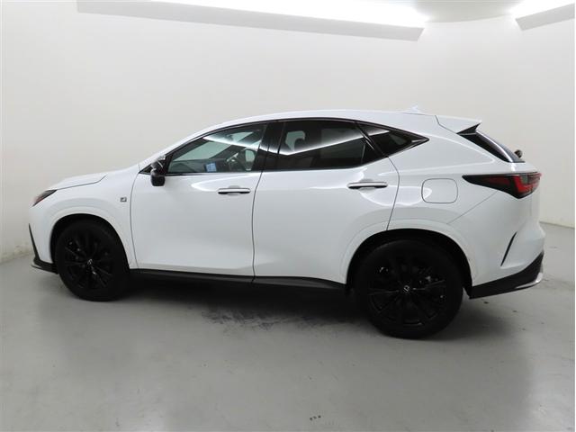 ＮＸ ＮＸ３５０　Ｆスポーツ　認定中古車ＣＰＯ　２０インチアルミホイール　三眼フルＬＥＤヘッドランプ　アダプティブハイビームシステム　パノラミックビューモニター　別体型ディスクプレイヤー　ムーンルーフ（3枚目）