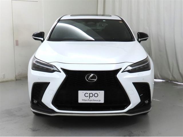 ＮＸ ＮＸ３５０　Ｆスポーツ　認定中古車ＣＰＯ　２０インチアルミホイール　三眼フルＬＥＤヘッドランプ　アダプティブハイビームシステム　パノラミックビューモニター　別体型ディスクプレイヤー　ムーンルーフ（5枚目）