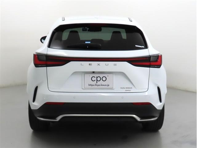 ＮＸ ＮＸ３５０　Ｆスポーツ　認定中古車ＣＰＯ　２０インチアルミホイール　三眼フルＬＥＤヘッドランプ　アダプティブハイビームシステム　パノラミックビューモニター　別体型ディスクプレイヤー　ムーンルーフ（6枚目）