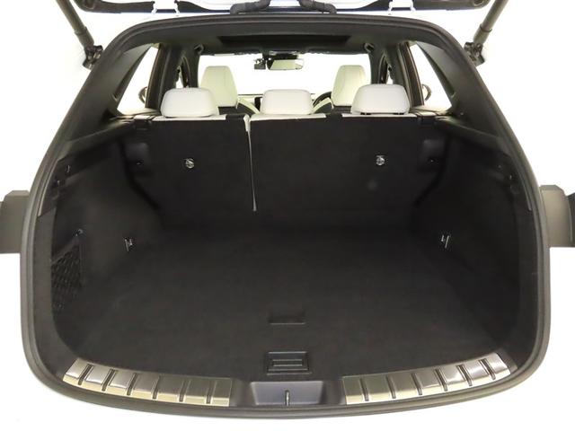 レクサスに関するご質問やご相談から緊急時のサポート・手配まで、レクサスケア　コミュニケーターが２４時間３６５日、いつでも、どこでも、丁寧に応対します。