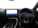 【納車前交換部品12品目】エンジンオイル、エンジンオイルフィルター、ワイパーゴムの無条件交換をはじめ、年数や走行距離に応じ、所定の基準に沿って部品交換を実施します。