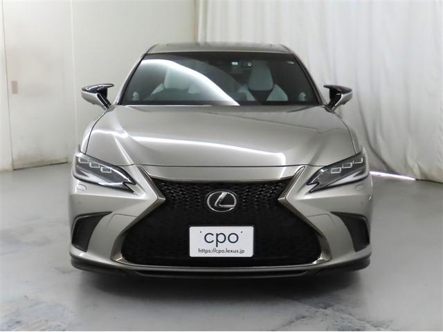 ＥＳ ＥＳ３００ｈ　Ｆスポーツ　認定中古車ＣＰＯ　１９インチアルミホイール　ハンズフリーパワートランクリッド　ヘッドアップディスプレイ　パーキングサポートブレーキ　デジタルインナーミラー　パノラミックビューモニター　ムーンルーフ（5枚目）