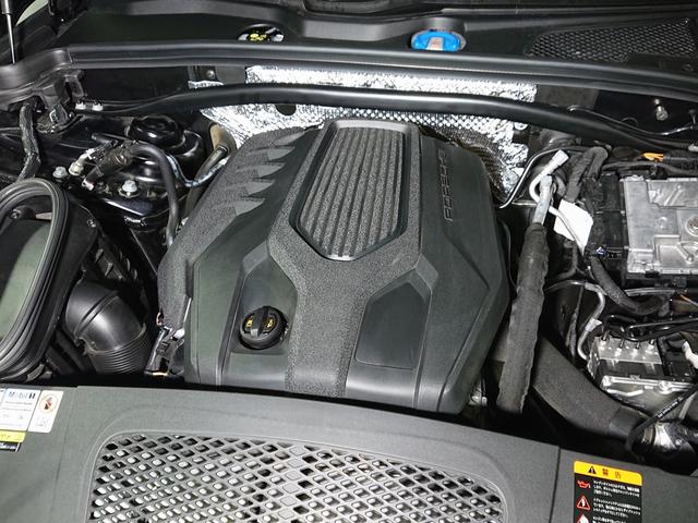 マカン マカン スポクロ/スポエグ/エアサス/赤革/20インチAW/14way電動シート/PDLS+付ティンテッドLED/ヘッドレストポルシェクレスト/レーンキーピング/ヒーター付ステアリング/カラークレストキャップ(6枚目)